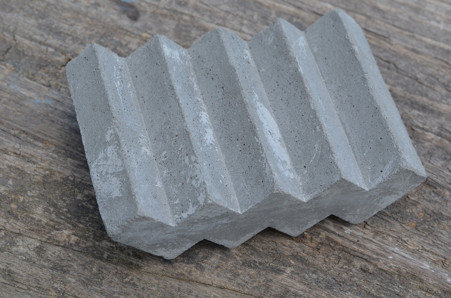 ZigZag Concrete soap dish
