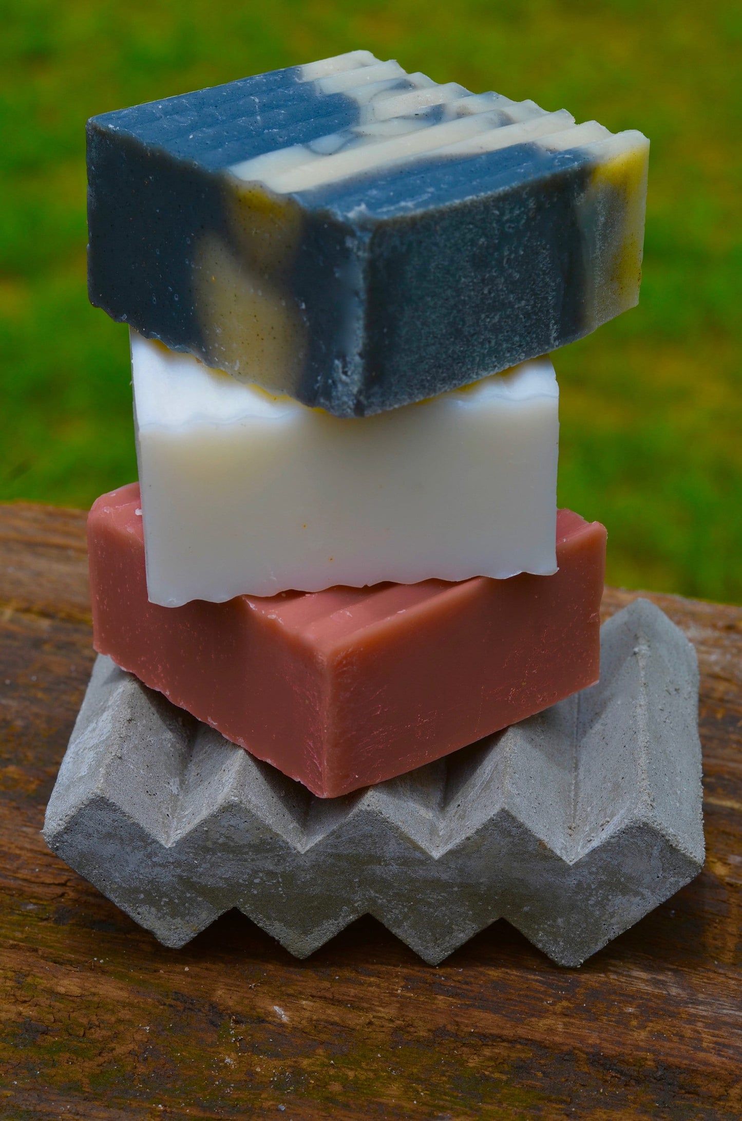 ZigZag Concrete soap dish