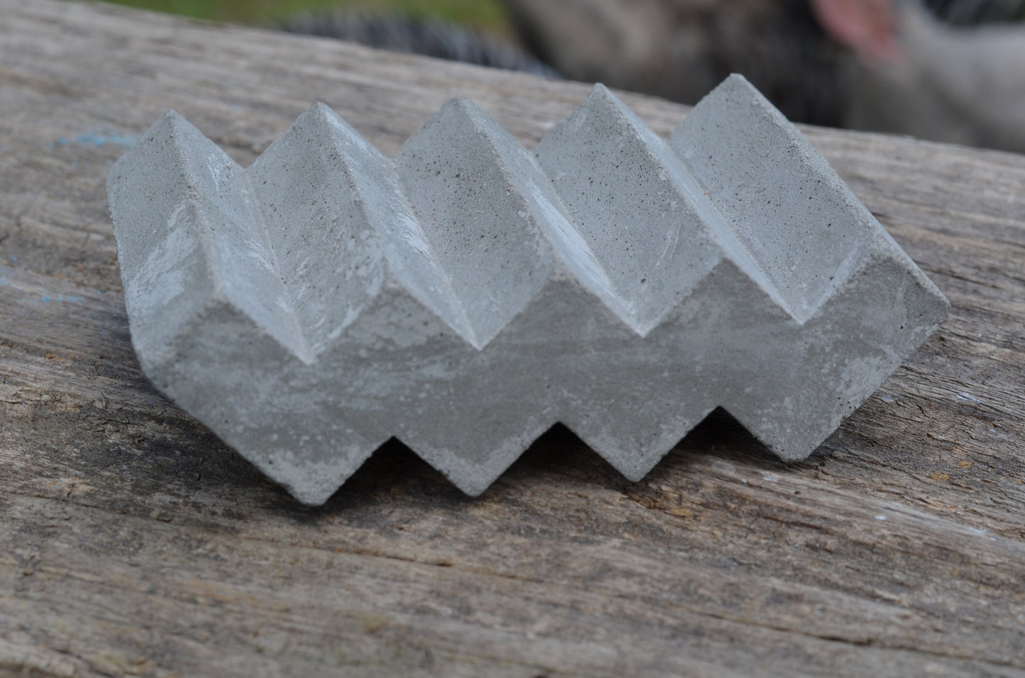 ZigZag Concrete soap dish